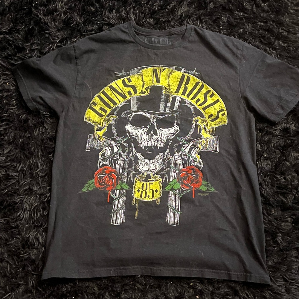 Skull and Roses Graphic Tee